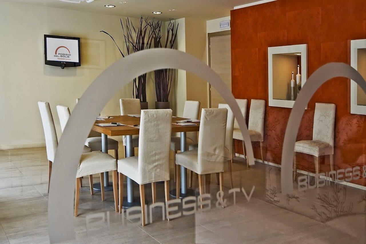 Poggio Del Sole Hotel 콘트라다 시밀리아 레스토랑 사진